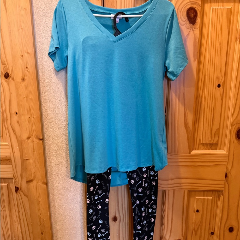 LuLaRoe Christy T w/ Leggings